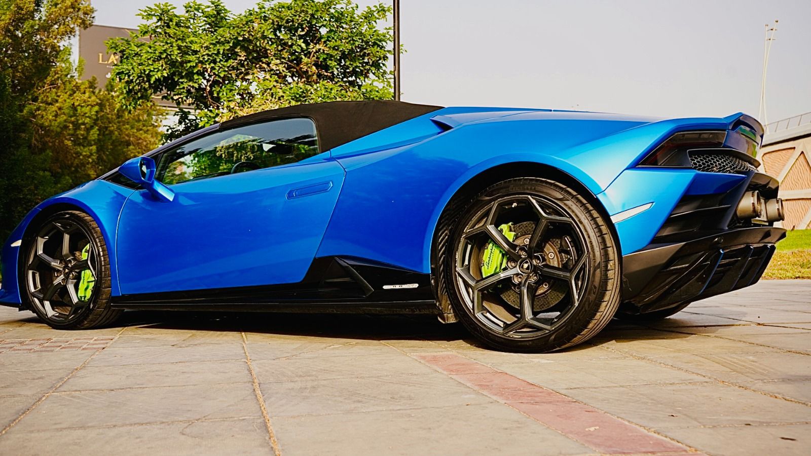 Lamborghini Huracán EVO Spyder Blue